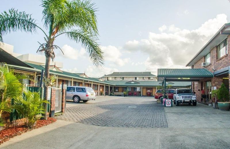 Arabella Motor Inn (formerly South Tweed Motor Inn)