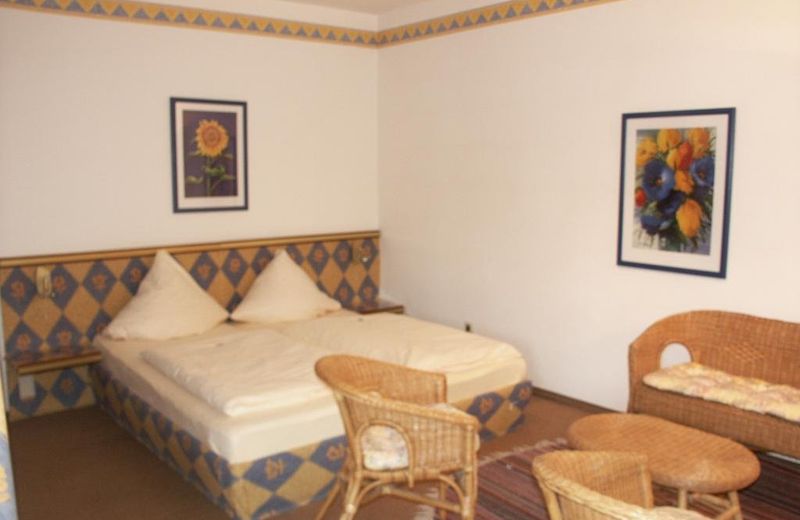 Edelstein Hotel