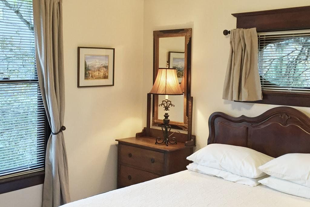 11th Avenue Inn
