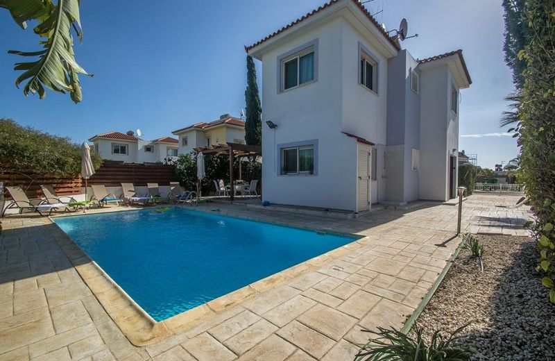 Yolanda Holiday Villa