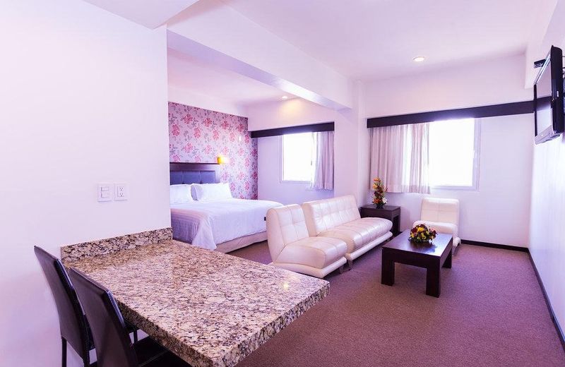 Hotel Crown Victoria