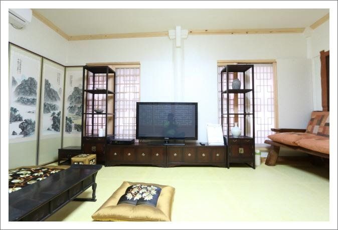 Gwiae Traditional House