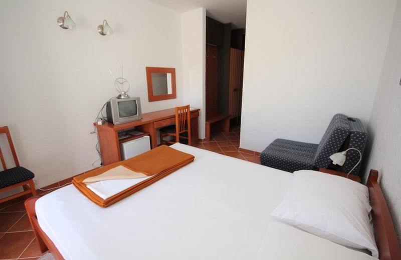 Hotel Vir