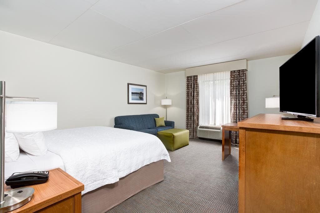 Hampton Inn & Suites Manchester, TN