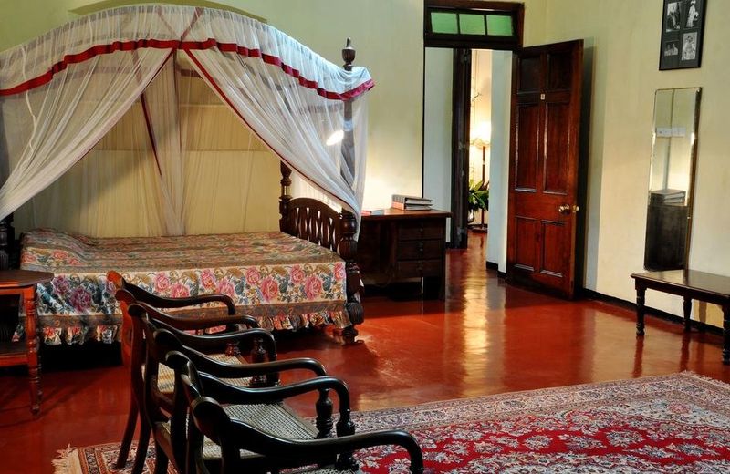 VIHARAGALA BUNGALOW