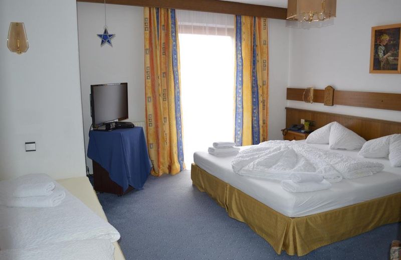 Hotel Marienhof- Erstes Motorradhotel in Fliess!