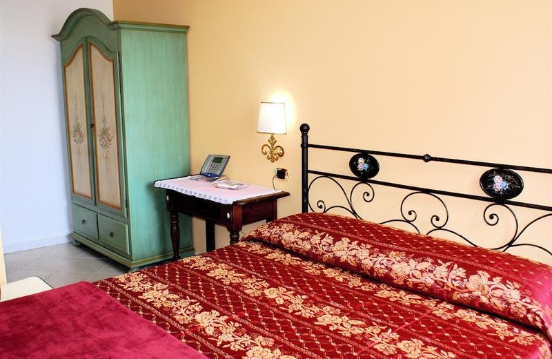 HOTEL CARLO V
