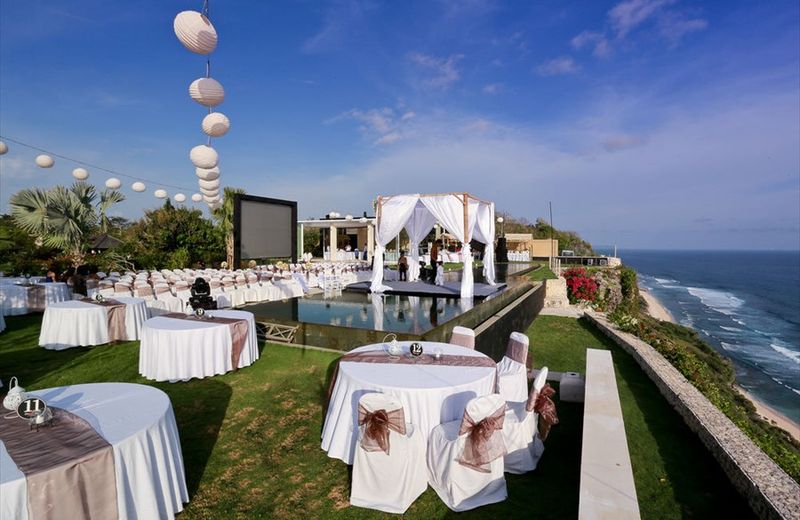 The Sanctus Villa