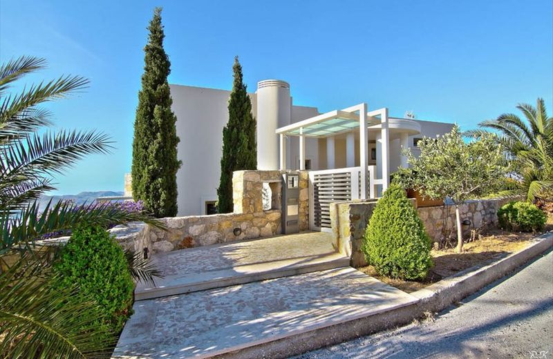 Villa TakeOff Saronida