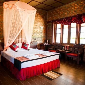 Riverside Hsipaw Resort