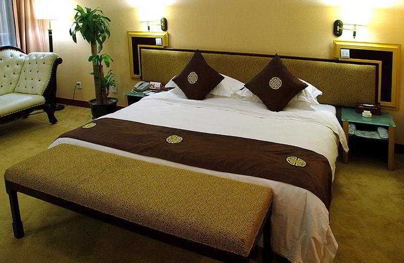 Vienna International Hotel (Shanghai Hongqiao Hub Qingpu Metro Station)
