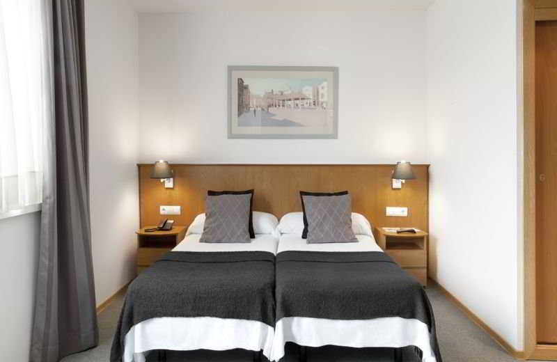 Aparthotel Atenea Valles