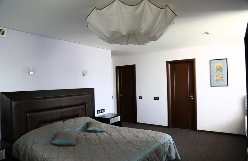 Okhotnik Hotel