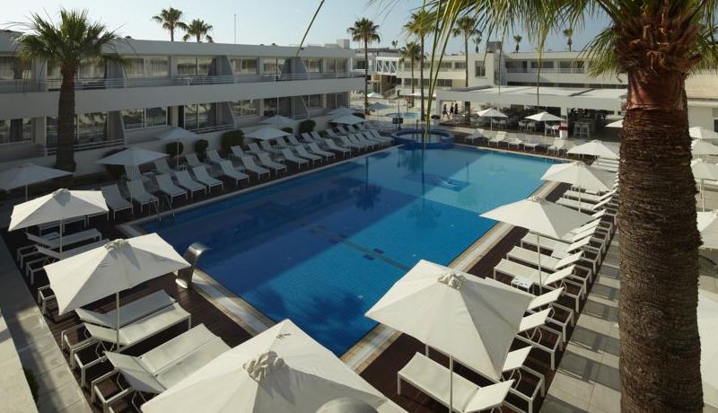 Melpo Antia Hotel & Suites