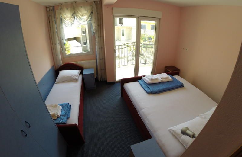 Hotel Lav