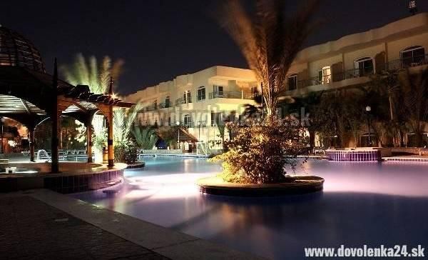 Outdoor Pictures 24