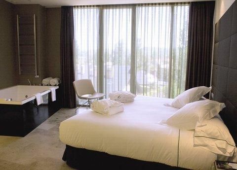 Sercotel Jardines de Uleta Suites