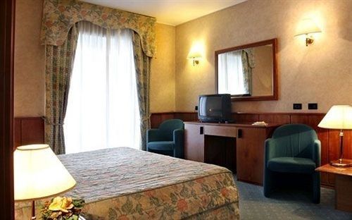 Air Palace Hotel