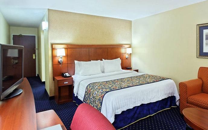 Courtyard Knoxville Cedar Bluff