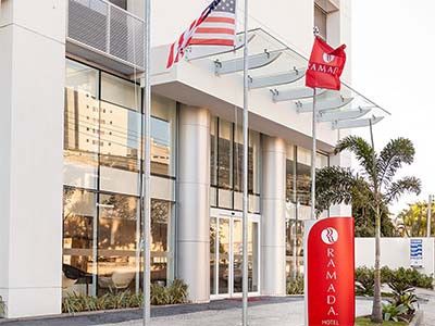 Ramada Hotel & Suites Campos Pelinca