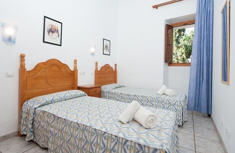 CAN ROQUES BLANQUES