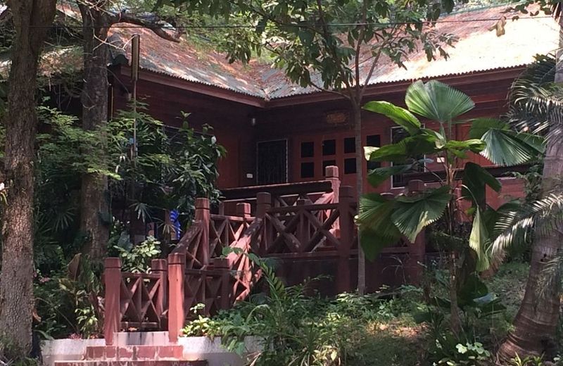 Ban Suan Klang Muang Resort