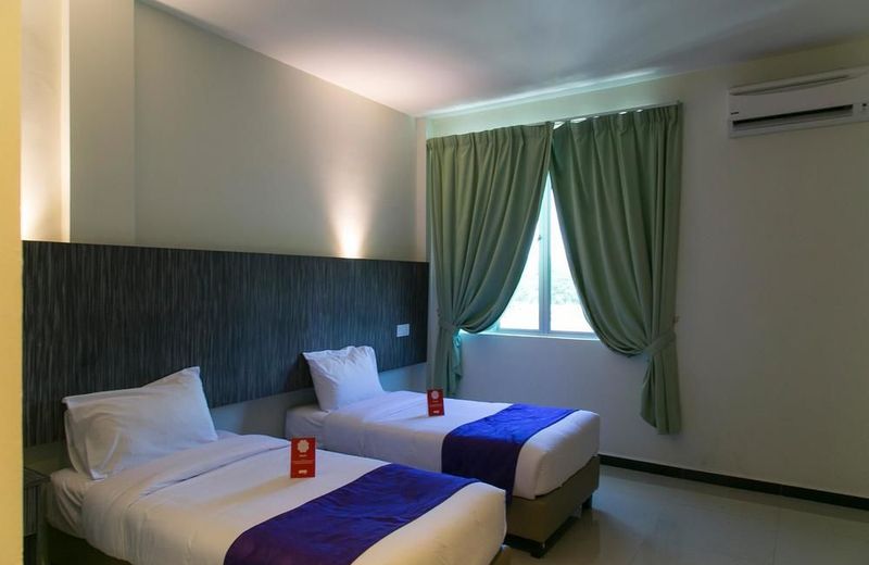 OYO Premium Jalan Pantai Tengah