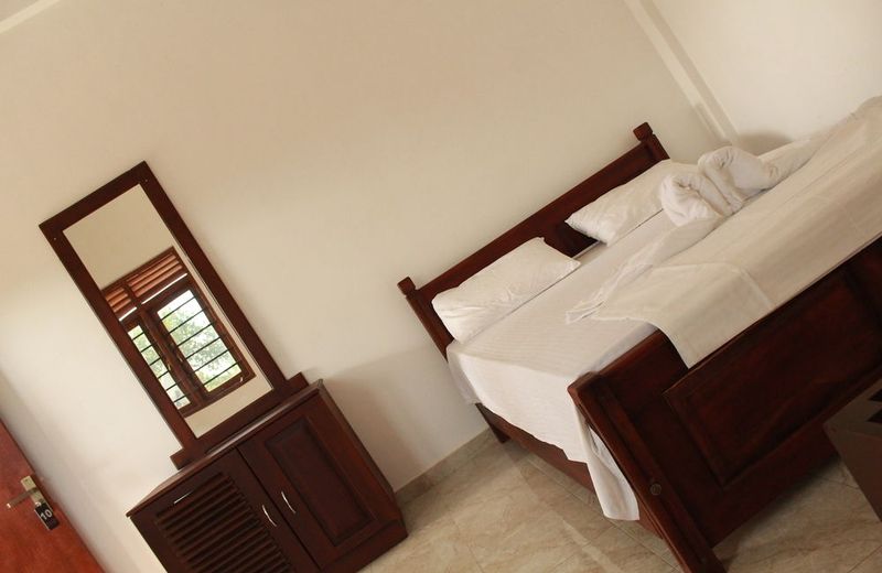 Pearl City Hotel