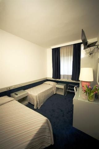 Club Hotel