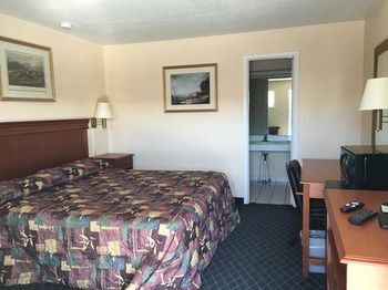 Econo Lodge Pratt