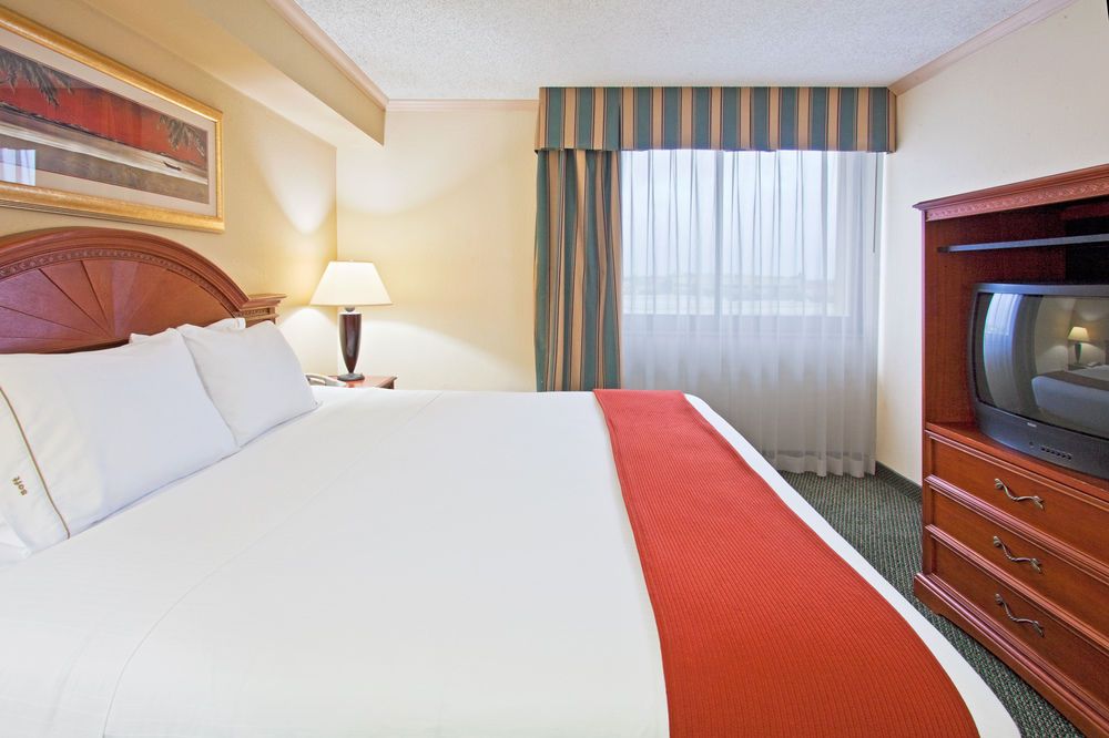 Holiday Inn Express Hotel & Suites Miami - Hialeah(Newly Renovated), an IHG Hotel