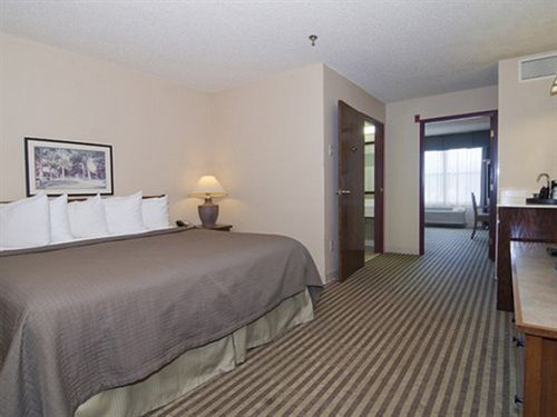 Norwood Inn & Suites