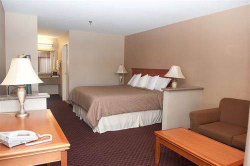 Burbank Inn and Suites