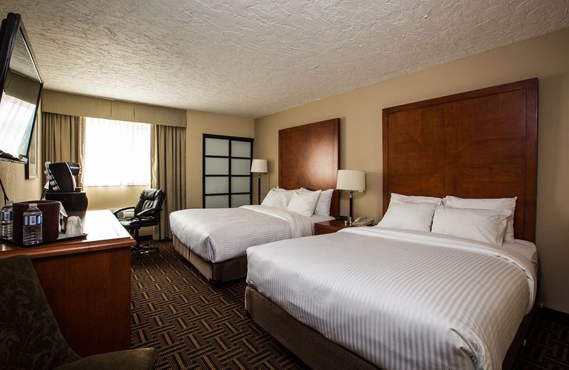 Executive on the Ridge Hotel & Convention Centre
