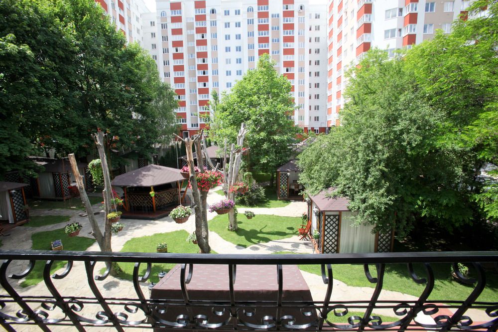 Outdoor Pictures 21
