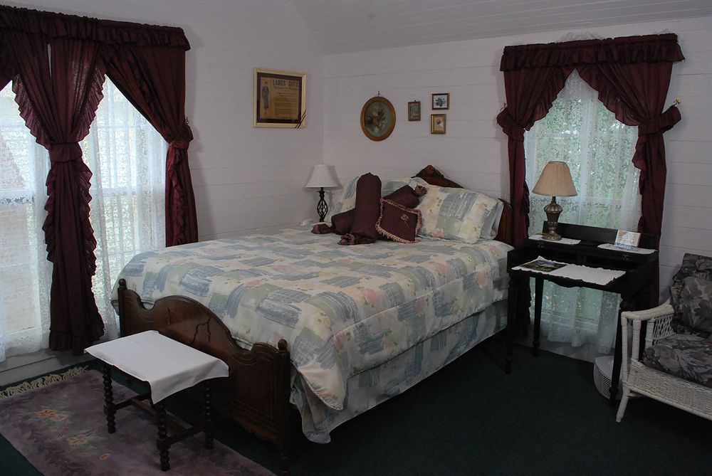 Carrier Houses B&B