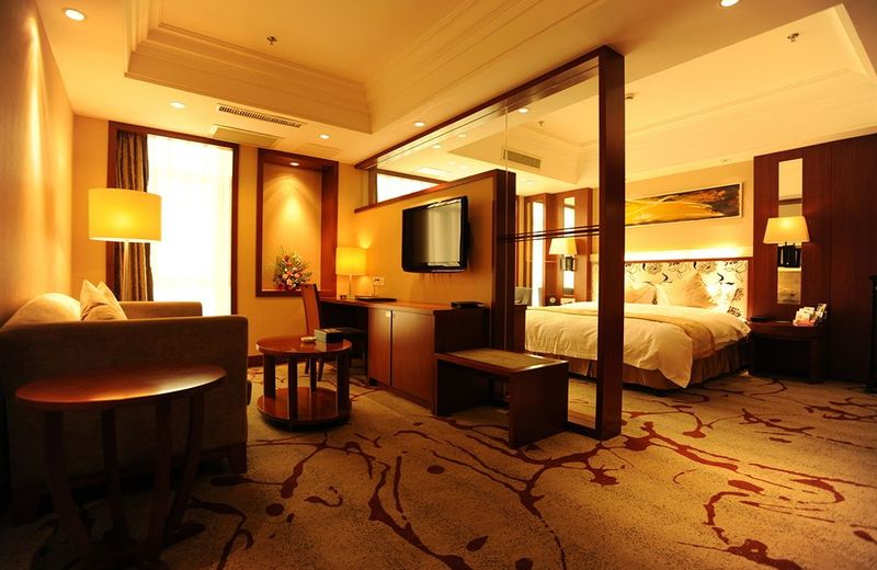 Cosmic Guangdong International Hotel