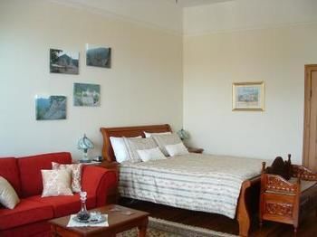 Huonville Guesthouse