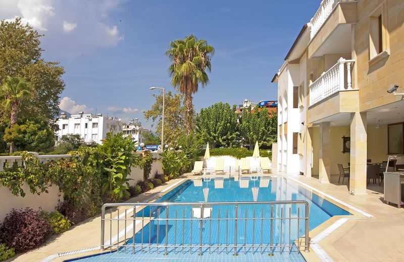 Dinara Hotel
