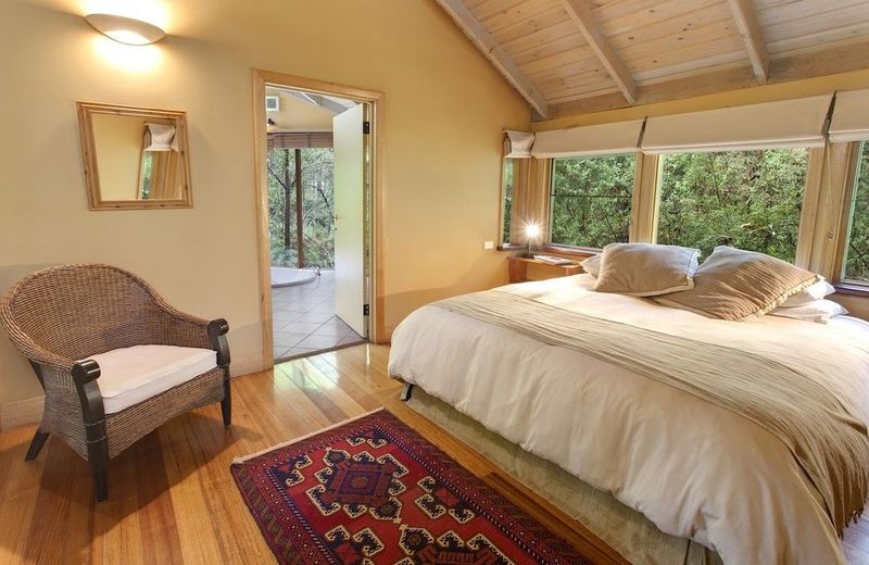 Woodlands rainforest retreat