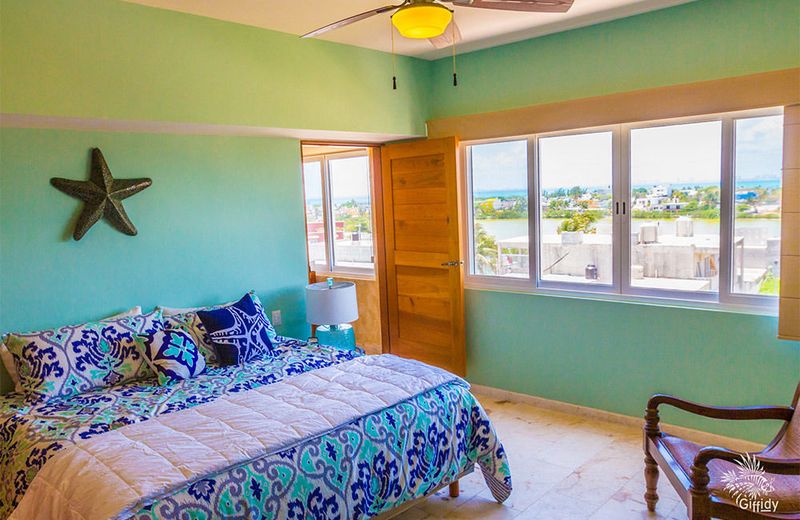 Isla 33 Resort & Villas