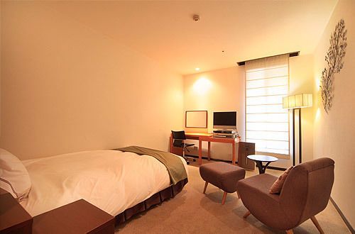 SUNPLAZA SEASONS