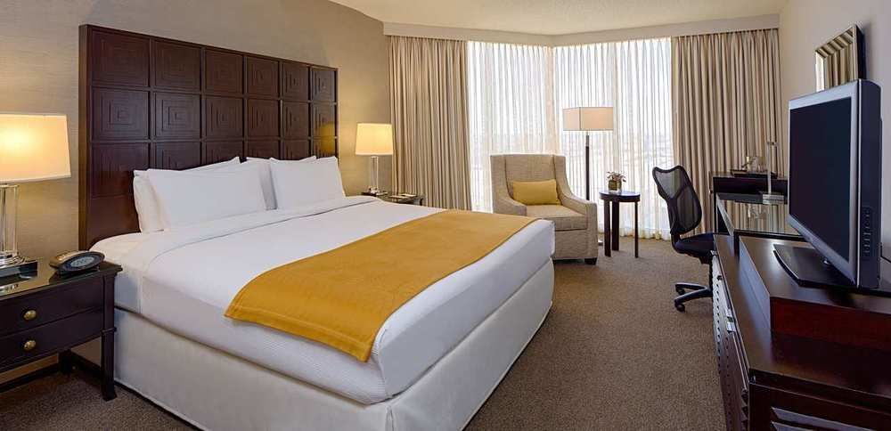 DoubleTree by Hilton Hotel Houston - Greenway Plaza