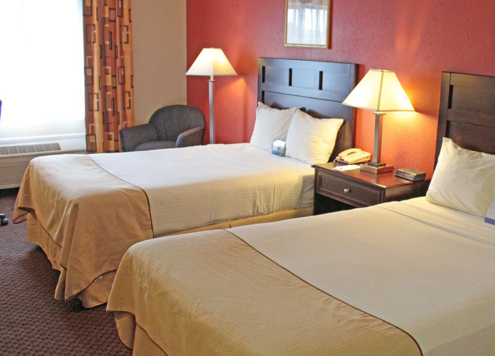 Baymont by Wyndham Battle Creek Downtown