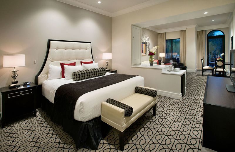 CLUB LEVEL SUITES AT INN ON THE FIFTH