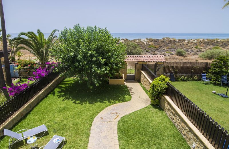 Sand Dunes Waterfront Retreat