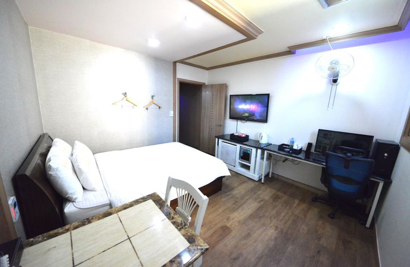 Adam & Eve Hotel