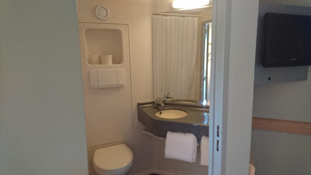 Fasthotel Cleon Rouen Sud