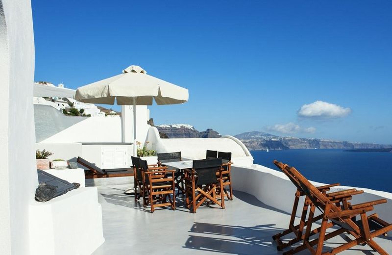 Apanema Cavehouses Santorini
