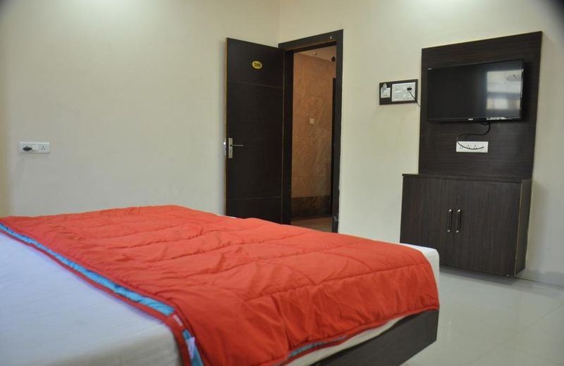 FabHotel Aaradhy